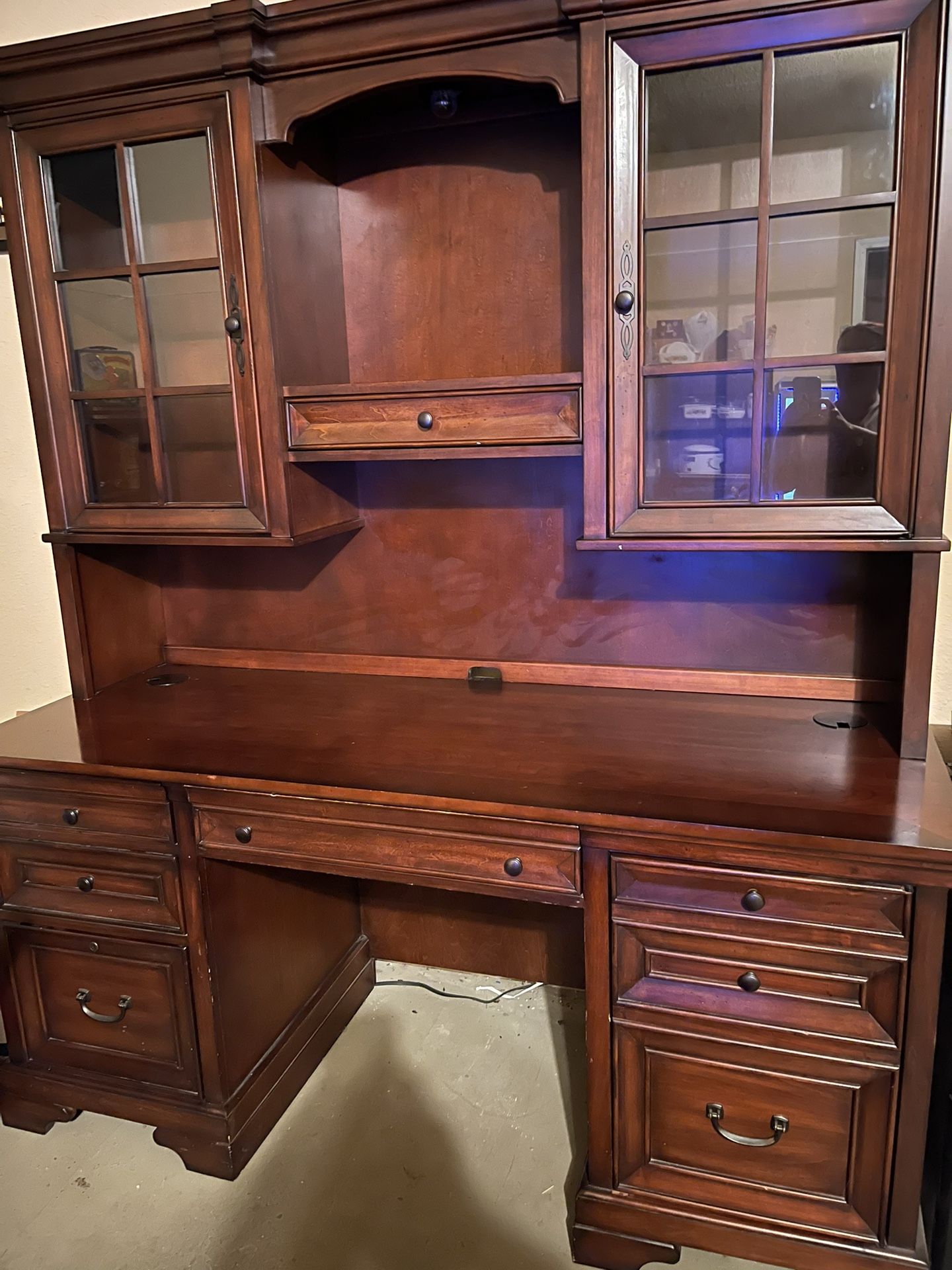 Very Nice Wood Desk