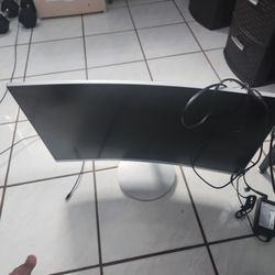 Samsung 27-Inch FHD 1080p Curved Monitor (Built-in Speaker Included)
