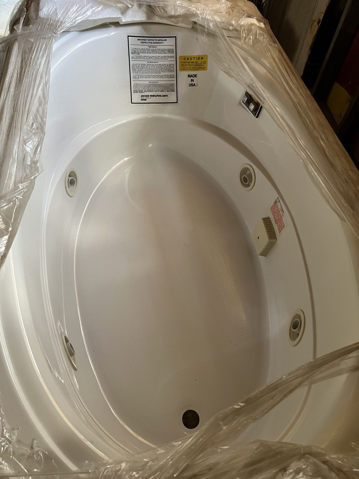 New Jacuzzi Jetted Hot Bathtub Vintage 