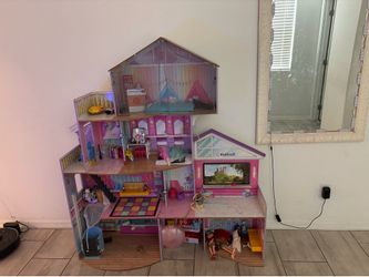 Barbie doll house