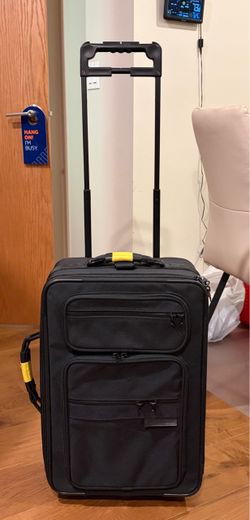 Briggs & Riley U-21 21” Wheeled Upright Carry-On — Excellent Condition