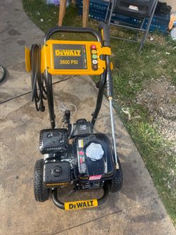 DEWALT 3600 PSI 2.5 GPM Gas Pressure Washer with Honda GX200 Engine, Heavy-Duty Commercial Cold Water Power Cleaner