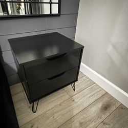 Hemby 2-Drawer Nightstands – Set of 2 (Black)