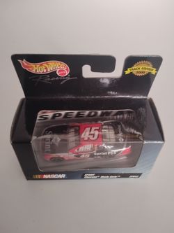 New Sealed Hot Wheels NASCAR #45 Sprint PCS Monte Carlo 2000