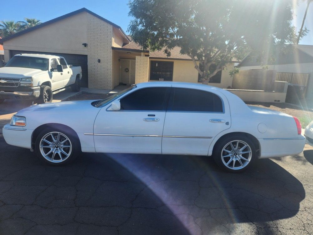 2009 Lincoln Town Car