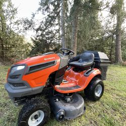 FS: Husqvarna YTH2042 Mower Riding Lawnmower w/ Bagger System