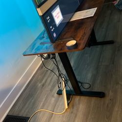 Rising Work / Creative Desk 