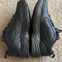 Nike Air Monarch IV – Triple Black – Size 8