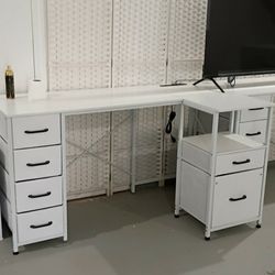 Computer desk