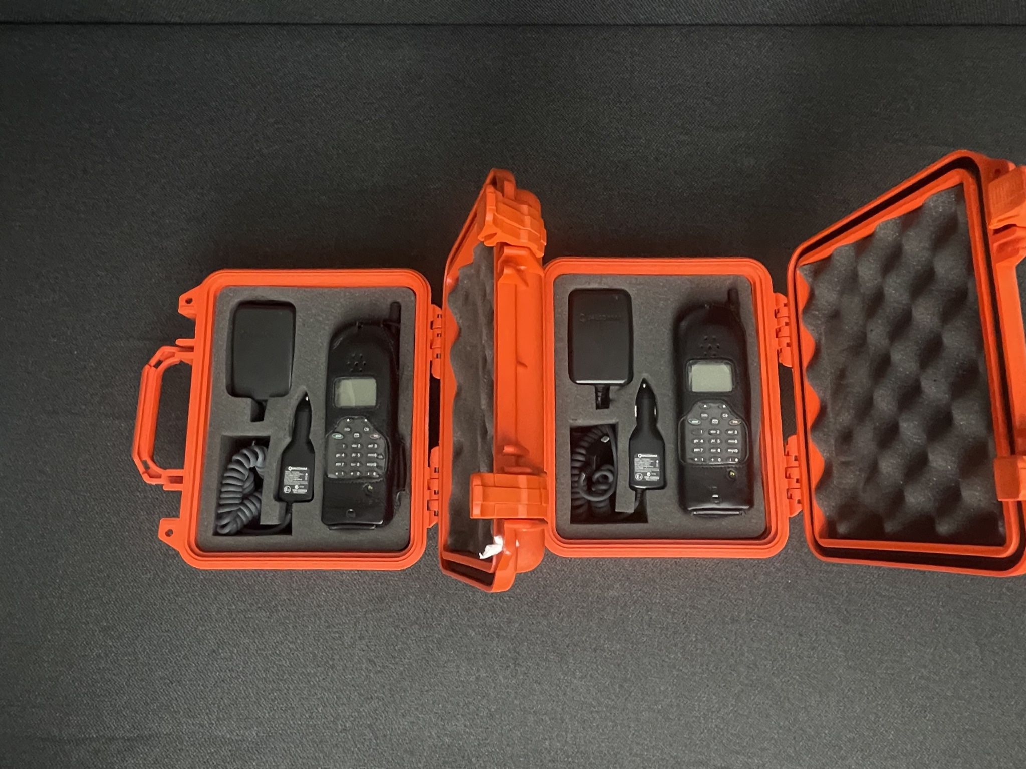2 New! Qualcomm GSP-1600 Globalstar Tri-Mode Satellite Mobile Phones and Case