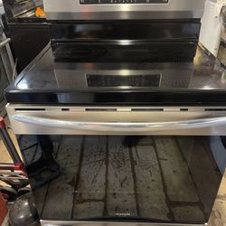 Frigidaire Gallery® 30" Stainless Steel Freestanding Induction Range with Air Fry!!! FOR  SALE!!! 
