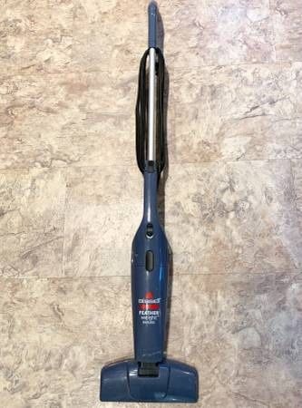BISSELL Featherweight Bagless Vacuum with Crevice Tool