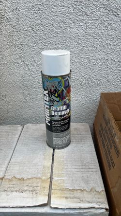 GRAFFITI REMOVING SPRAY 12 in a Case