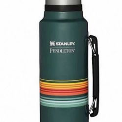 Stanley Pendleton 1.5qt Vacuum Bottle - Green | Color: Green  NEW