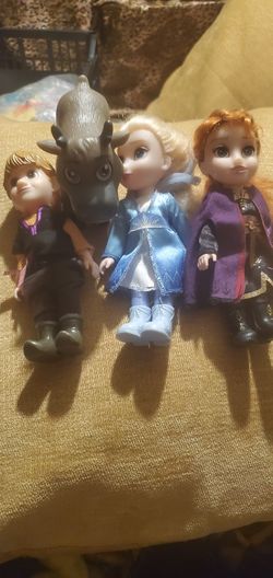 Lot Small Dolls $12