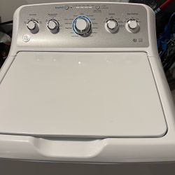 GE® ENERGY STAR® 4.4 cu. ft. stainless steel capacity washer  