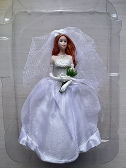 2000 Blushing Bride Barbie Christmas Ornament
