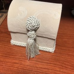 Treasure Chest Box / Jewelry Box / Storage - Caja Tesoro