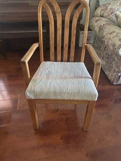 Oak wood chair