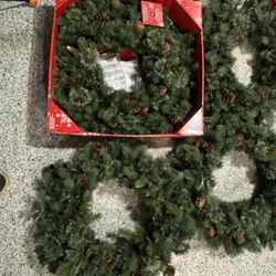 24” Pre-Lit Wreaths