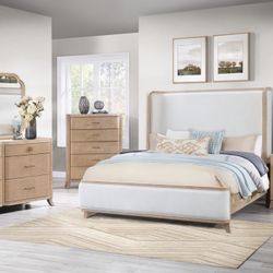 BRAND NEW! 5-PC Oak Queen Bedroom Set 