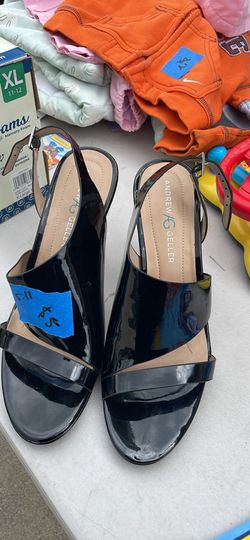 Women’s heels size 11