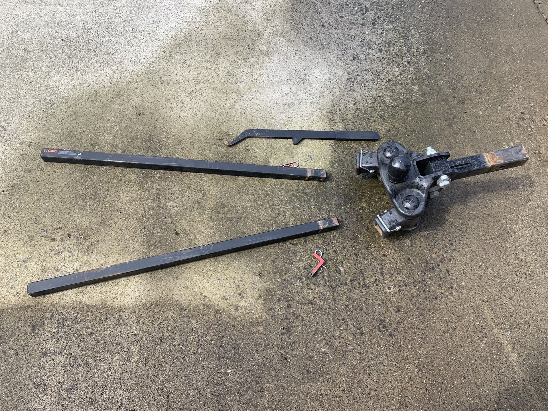 CURT 17500 TruTrack Weight Distribution Hitch