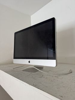 MacBook Pro Desktop.