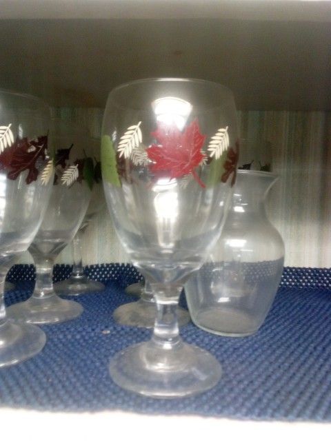 9 Thanksgiving Glasses