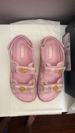 Chanel slides new