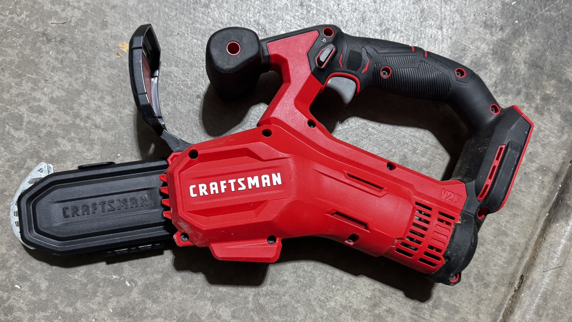 Craftsman V20 6-inch Pruning Chainsaw