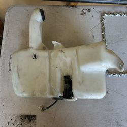 Lexus Sc400/Sc300 washer fluid tank