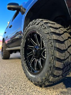 20x10 Rims And Tires 33/1250/20 