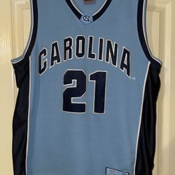 North Carolina Basketball Jersey #21 Colosseum Athletics Boys Large 18-20