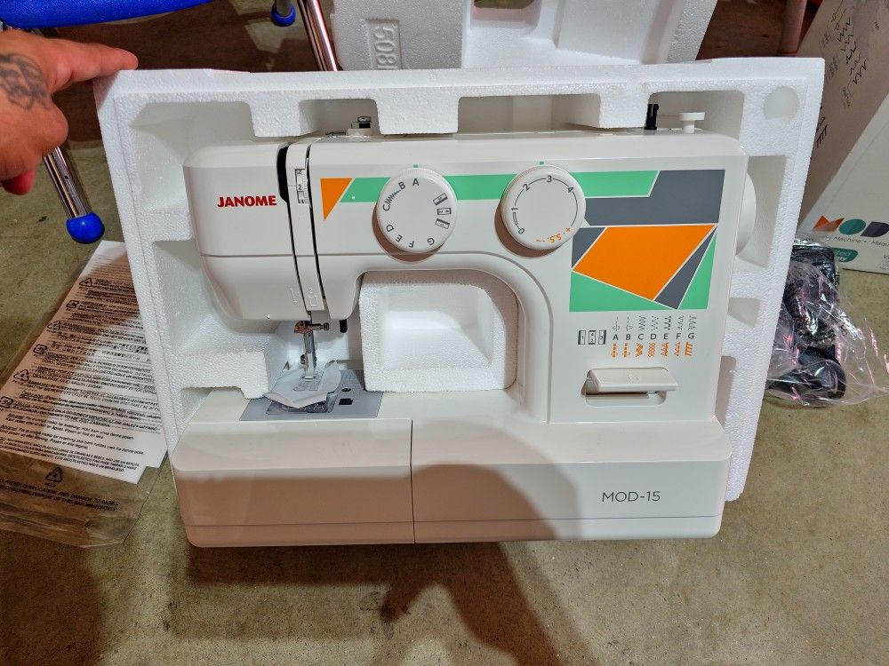 Janome 15-Stitch Easy-to-Use Sewing Machine (MOD-15)