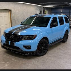 Nissan Pathfinder Rare Blue 