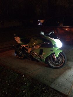 Kawasaki ninja 750-r 26,000 miles