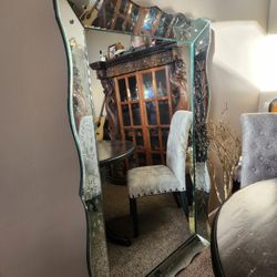 Beautiful 1940s Hollywood Regency Mirror 