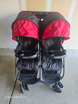Kolcraft Cloud Plus Lightweight double Stroller