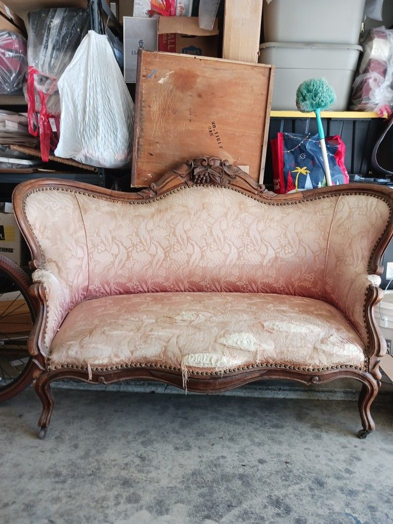 Antique Couch for Sale in Bakersfield, CA OfferUp