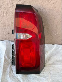 🥇 OEM 2015 2016 2017 2018 2019 CHEVROLET TAHOE & SUBURBAN TAIL LIGHT RIGHT