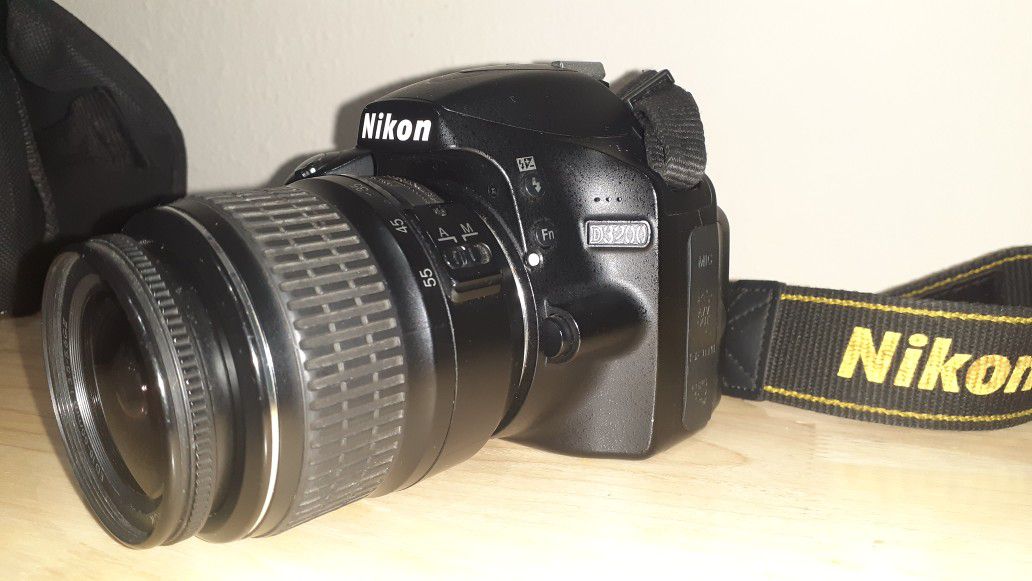 Nikon D3200 digital SRL camera w/18-55mm lens