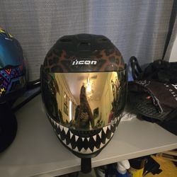 Icon Airframe Sauvage Leopard Helmet - size XS