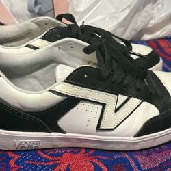 Men’s Vans 9.5
