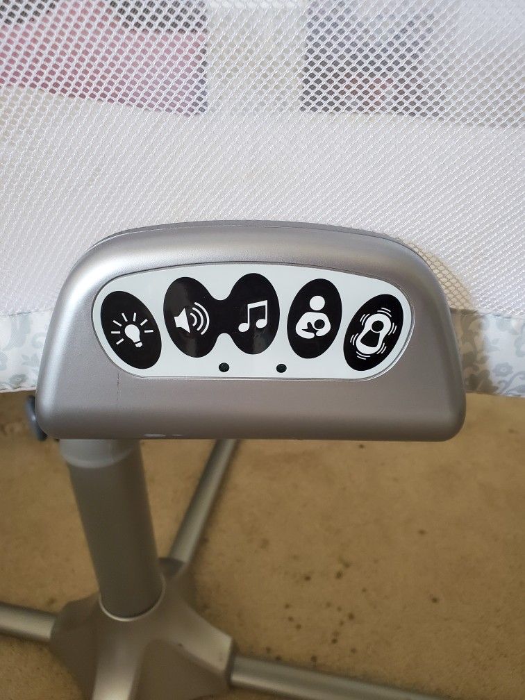 HALO Bassinet with Vibration