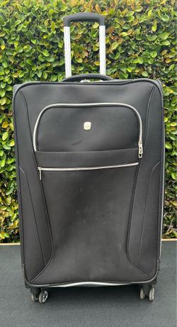 Swiss Gear Spinner Suitcase