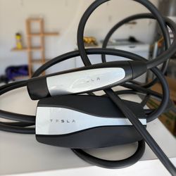 Tesla Gen 2 Mobile Charger 