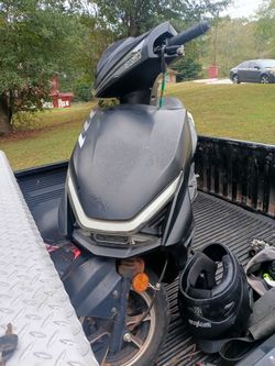 50cc moped scooter