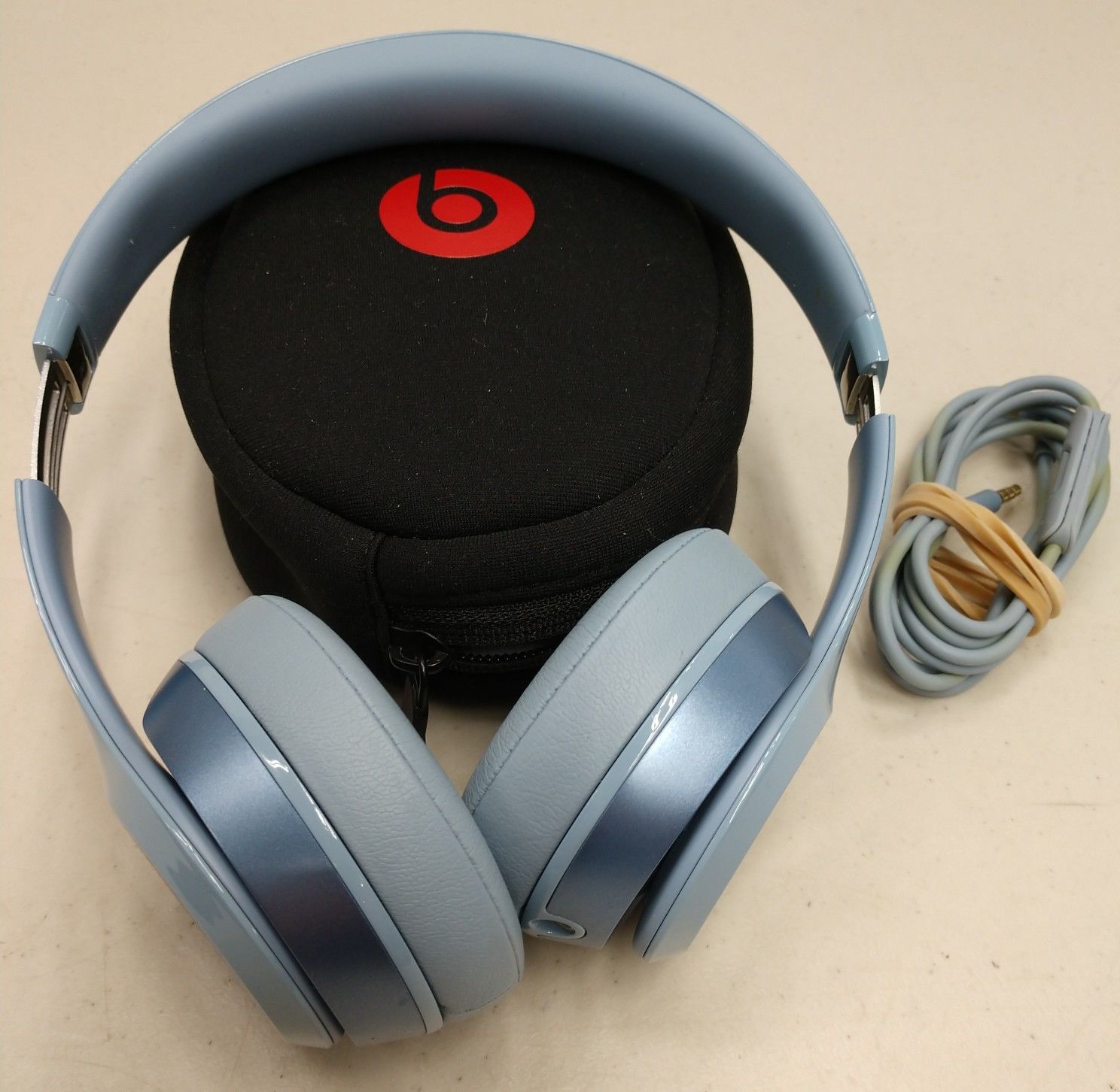 Beats by Dre Headphones w / case - Parts