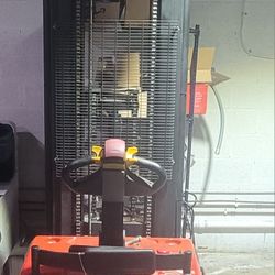 Everlift Standable Forklift